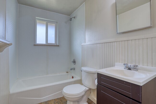 Building Photo - 16311 W 14th Ave