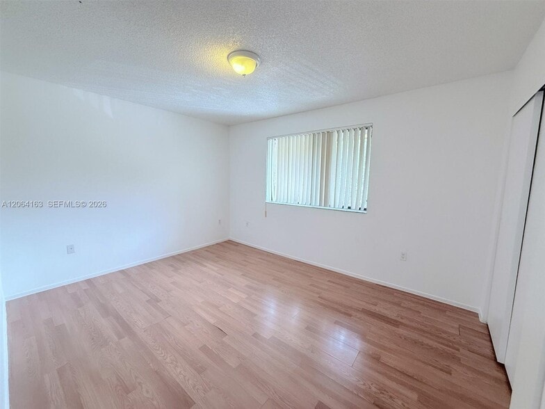 Building Photo - 3212 Coral Lake Ln