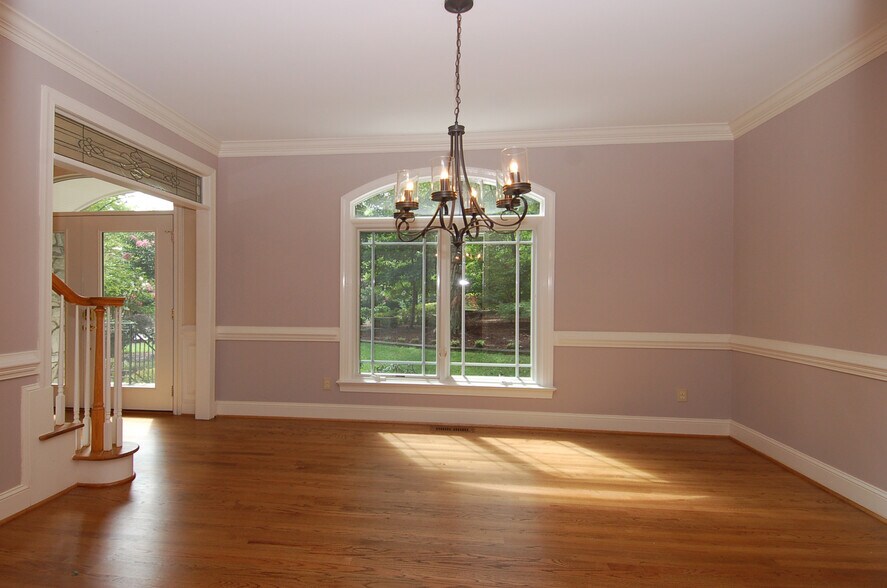 Dining - 103 Withwyndle Ct