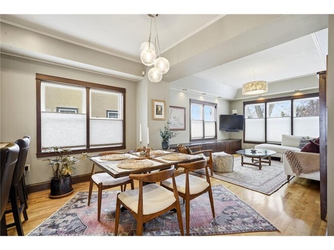 Building Photo - 241 Russell Ave S