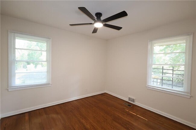 Building Photo - 1540 Alverado Way