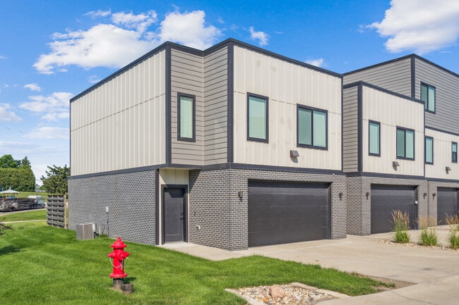 Building Photo - 3 Crosby Park Dr