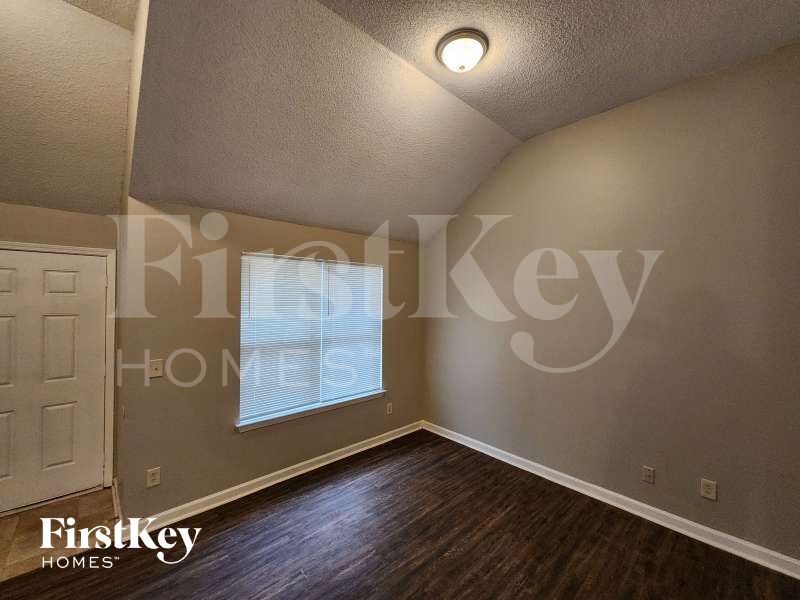 Building Photo - 2882 Ward Lake Way