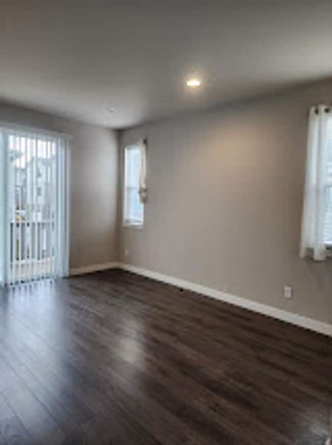 Building Photo - Long Realty & Property Management - Nearly New Home in Aurora **Half Off Rent June 2026**