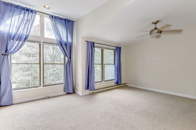 Building Photo - Charming 6-Bedroom Georgetown Rowhouse wit...
