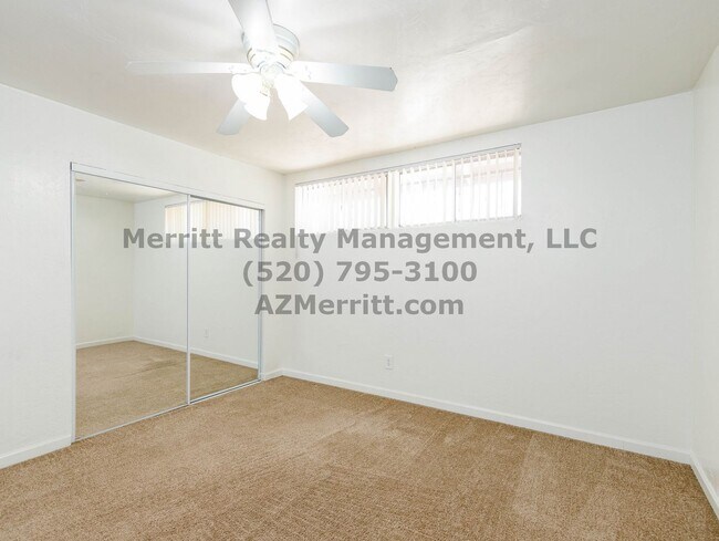 Building Photo - Sam Hughes 4 bedroom, 3 bath home with was...
