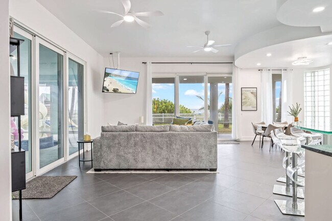 Building Photo - 873 S Atlantic Ave