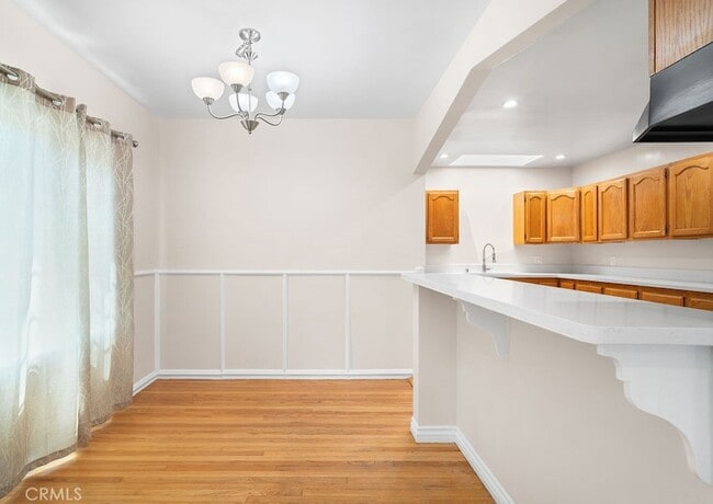 Building Photo - 247 W Santa Anita Ave