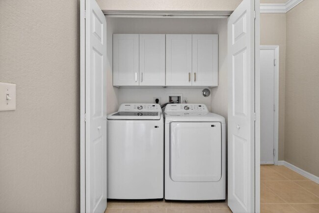 Building Photo - 160 Village Blvd