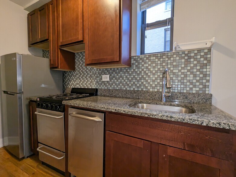 Building Photo - 2842 N Orchard St