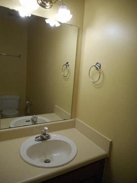 Building Photo - 3113 Olde Birch Dr