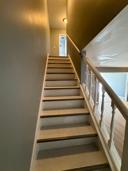 Building Photo - 6138 E 129 St