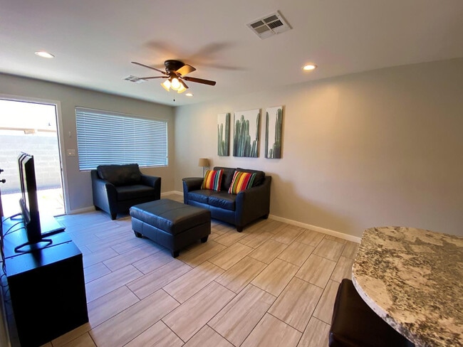 Building Photo - 33 N Hobson