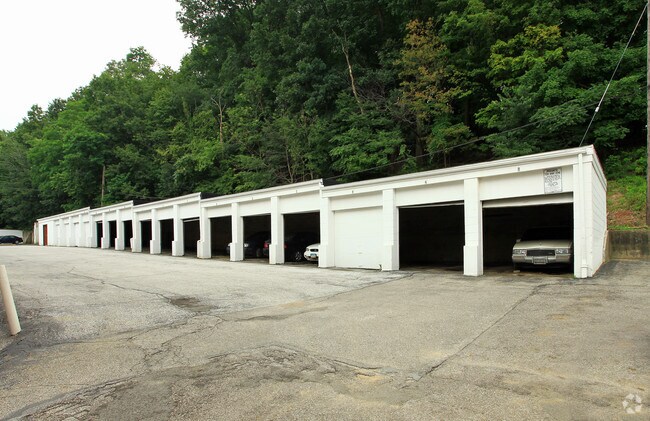 Building Photo - Hillside Manor