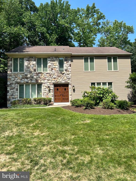 Primary Photo - 548 Nottingham Dr