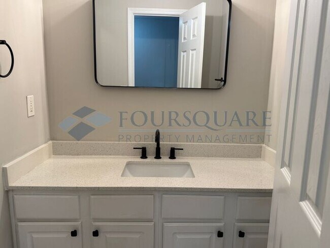 Building Photo - Lovely 3-Bedroom Townhome with Fireplace, Back Patio  & Community Amenities Included! Convenient ...