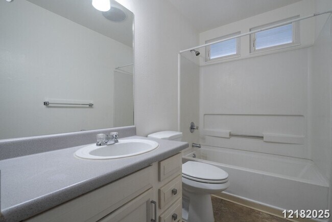 Building Photo - Spacious 4-Bedroom Home in Desirable Ewa Beach Neighborhood