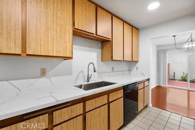 Building Photo - 1120 Cleghorn Dr