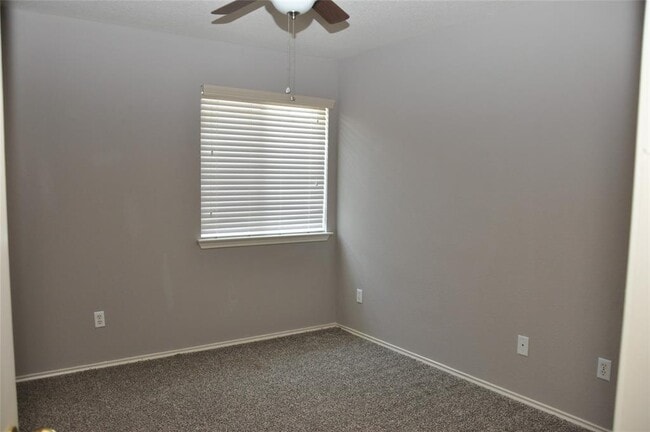 Building Photo - 1328 Davis Mountain Loop