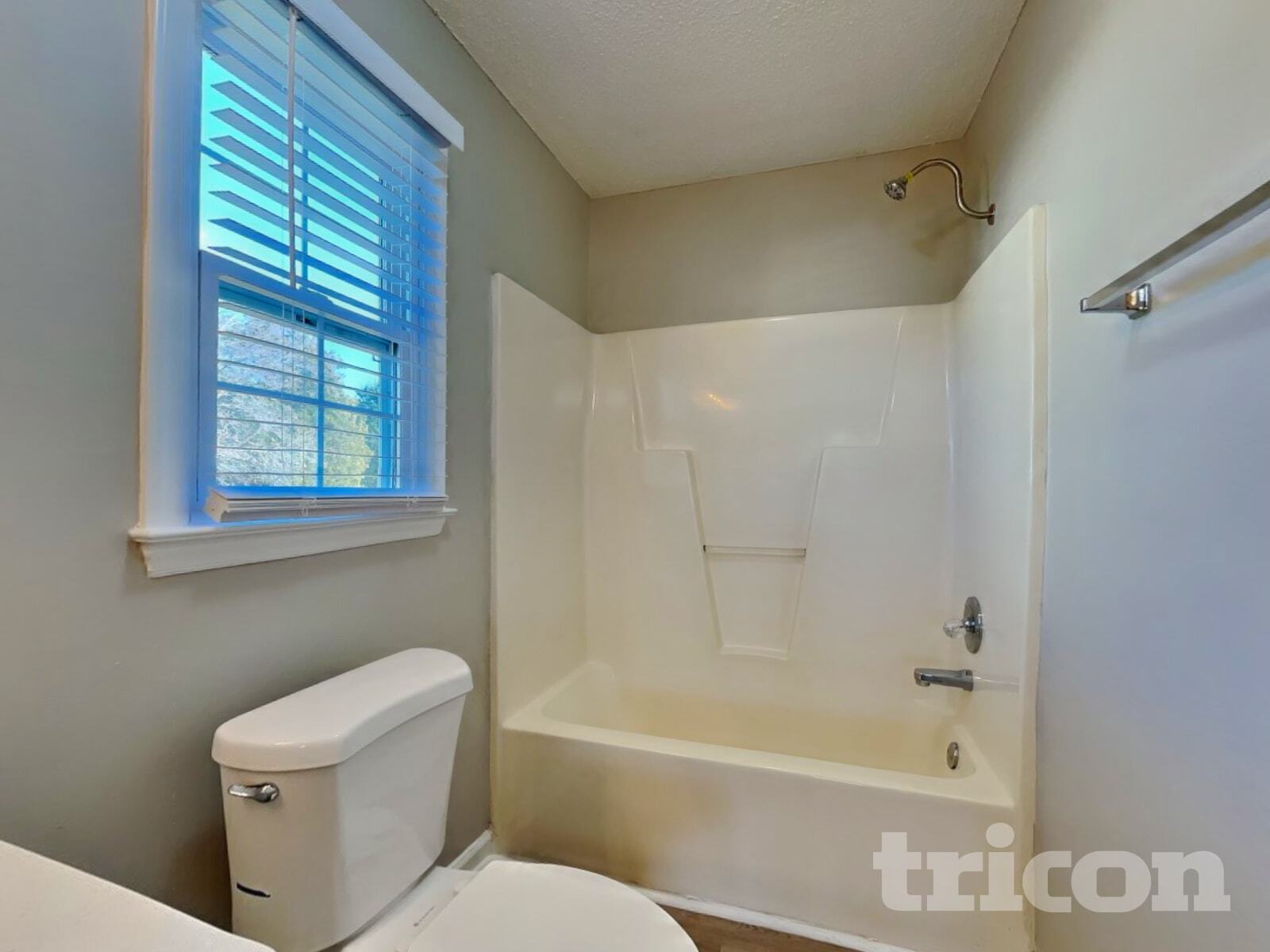 Building Photo - 713 Ilex Ct