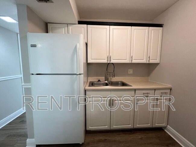 Building Photo - 3242 S Semoran Blvd