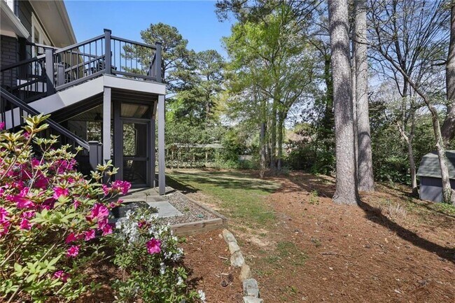 Building Photo - 677 Hillandale Cir