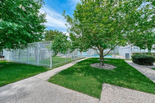 Building Photo - 10188 Beekman Pl Dr