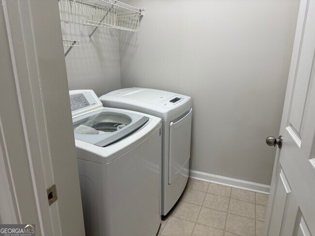 Building Photo - 380 Vine Mountain Way