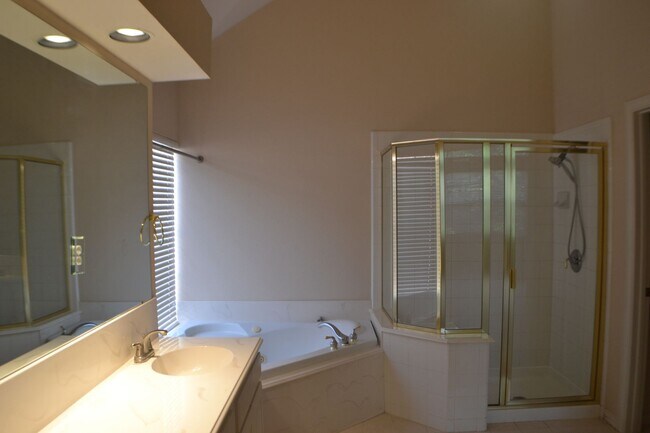 Building Photo - House For Lease in Plano