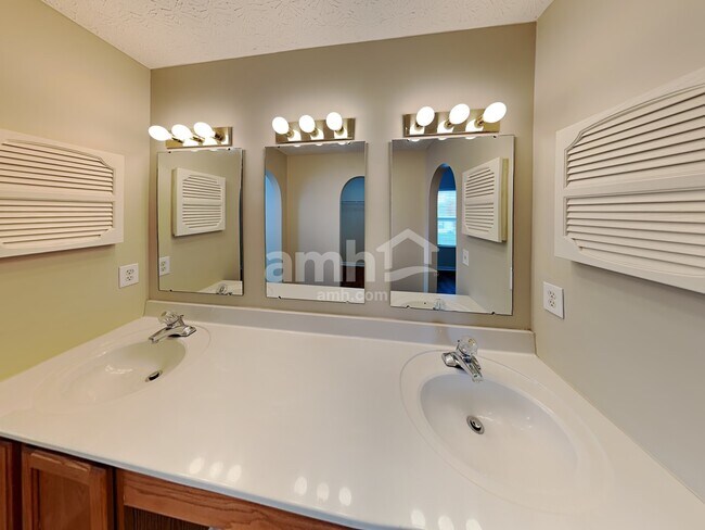 Building Photo - 79 Tabilore Loop