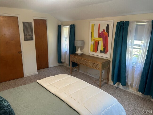 Building Photo - 805 4th St