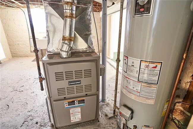 Building Photo - 8606 Vineyard Ave