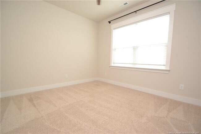 Building Photo - 544 Basin Hl Dr