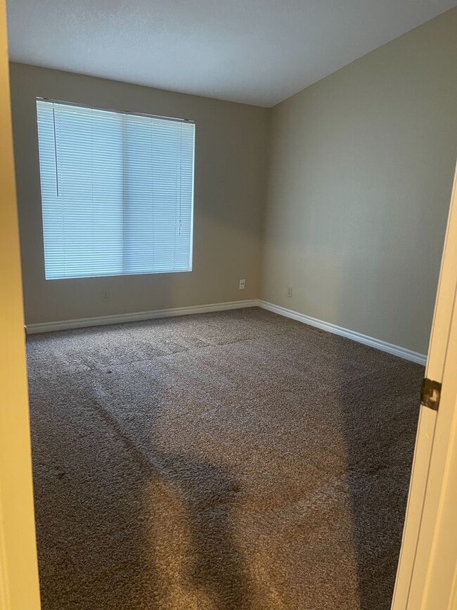 Building Photo - $500 OFF 1ST MONTHS RENT! One Bedroom Condo in Mission Viejo!