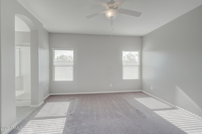 Building Photo - 42027 N Wollemi St