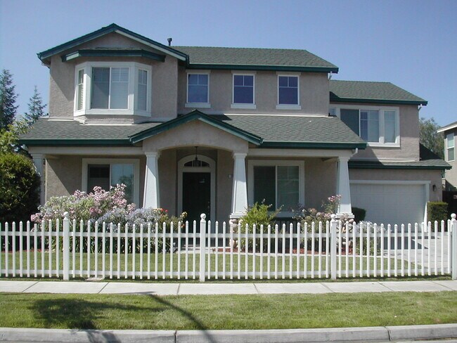 Primary Photo - 267 W Springer Dr