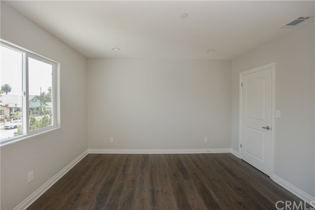 Building Photo - 1229 E 45th St