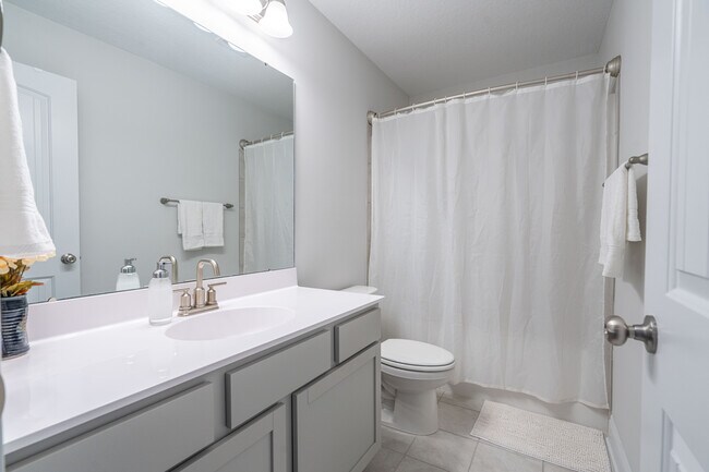 Building Photo - 595 Appalachian Trl S