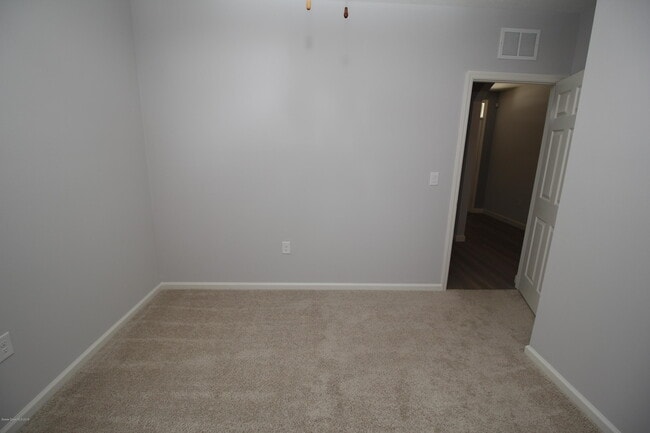 Building Photo - 1714 Emerson Dr SE