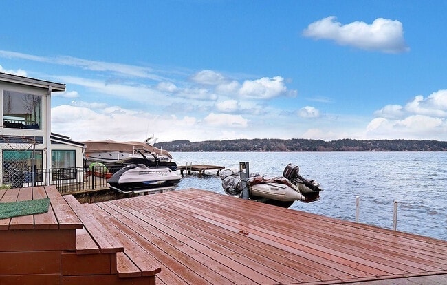 Building Photo - 10358 Riviera Pl NE