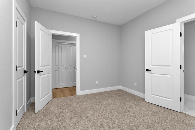 Building Photo - 6918A Dumble St