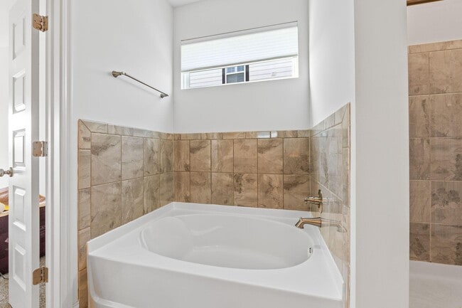 Building Photo - 3622 Switchgrass Ct