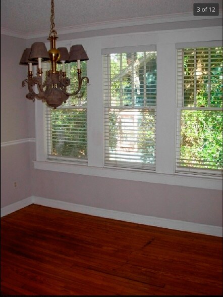 Dining - 421 E Amelia St