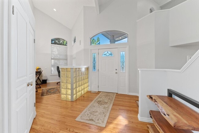 Building Photo - 2586 E 6710 S