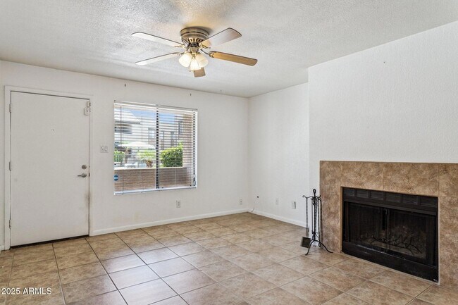 Building Photo - 5995 N 78th St