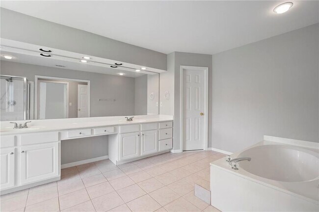 Building Photo - 7810 Brookwood Way