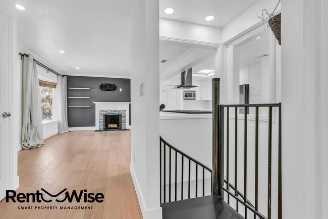 Building Photo - 16093 Selborne Dr