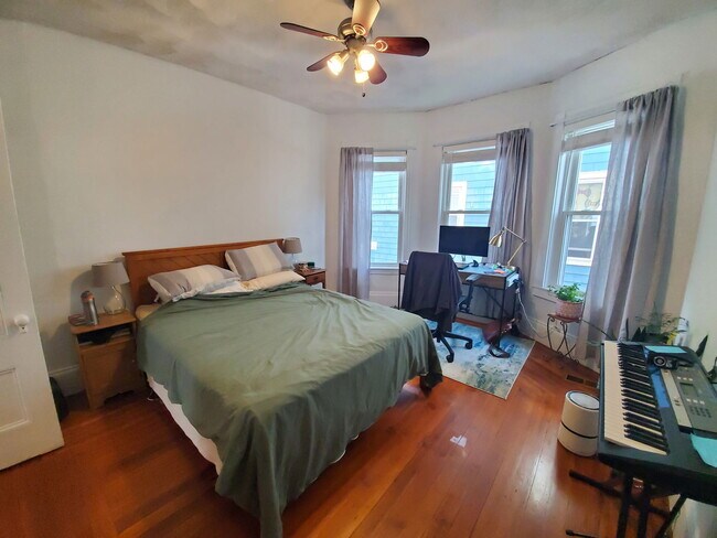 Building Photo - 72 Marshall St