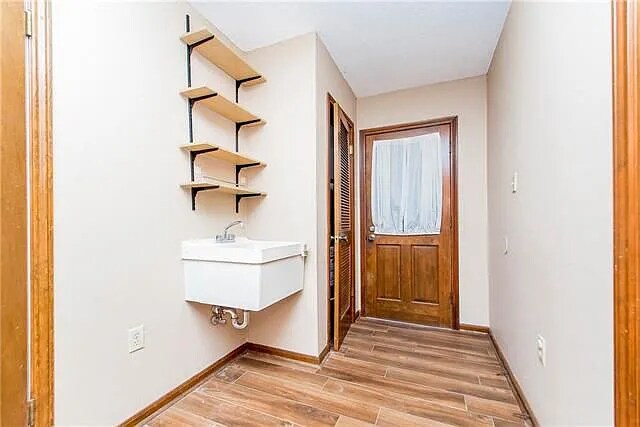 Building Photo - 217 Lovers Ln