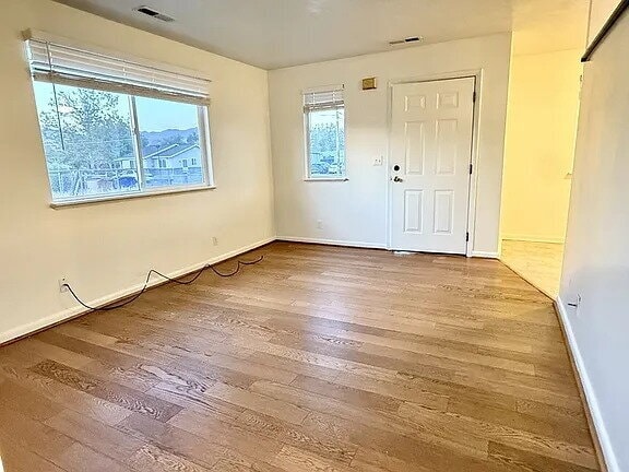 Building Photo - Adorable three bedroom home located in Salt Lake City